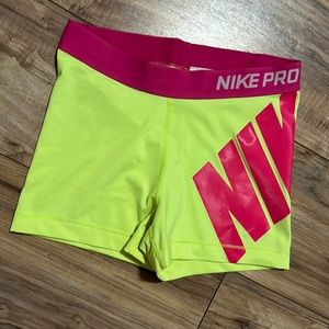 EC Nike Pro neon shorts❣️